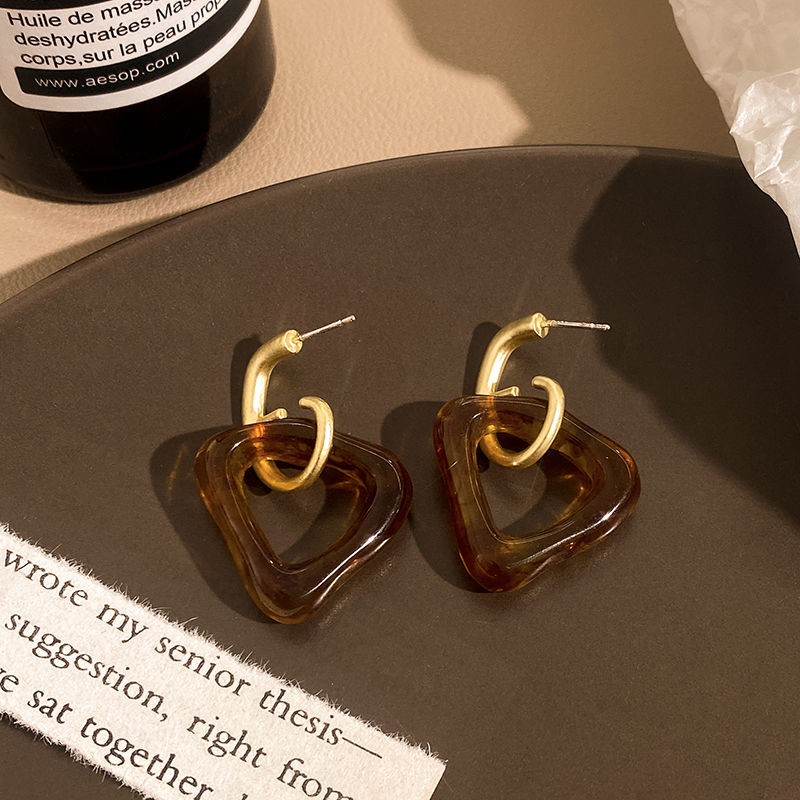Women's High Sense Fashion Special-interest Brown Retro Stud Earrings